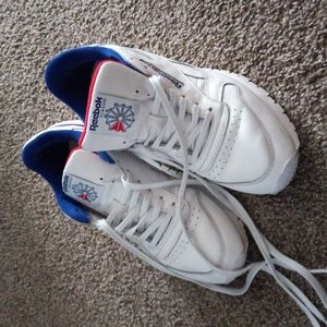 Reebok classic white and blue 10 1/2